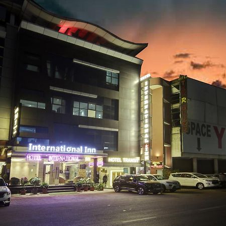 Hotel International Inn - Near Delhi Airport Нью-Дели Экстерьер фото