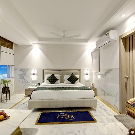 Hotel International Inn - Near Delhi Airport Нью-Дели Экстерьер фото