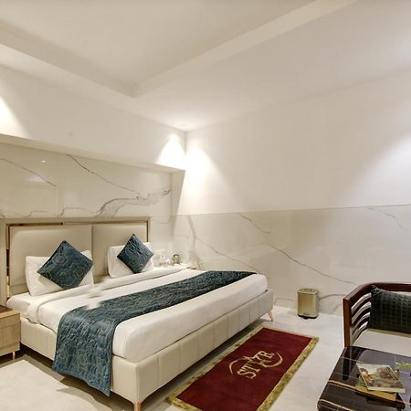 Hotel International Inn - Near Delhi Airport Нью-Дели Экстерьер фото