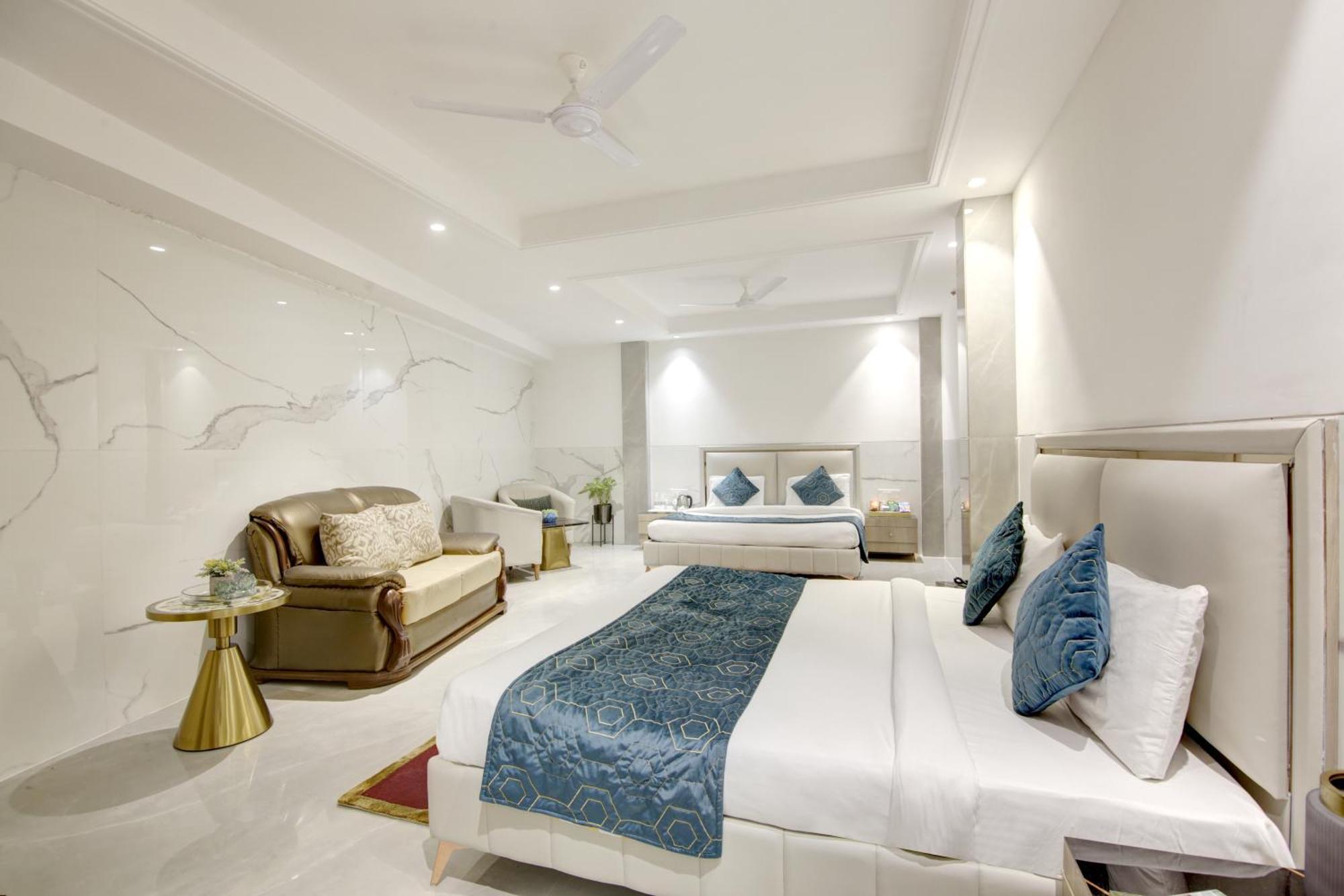 Hotel International Inn - Near Delhi Airport Нью-Дели Экстерьер фото
