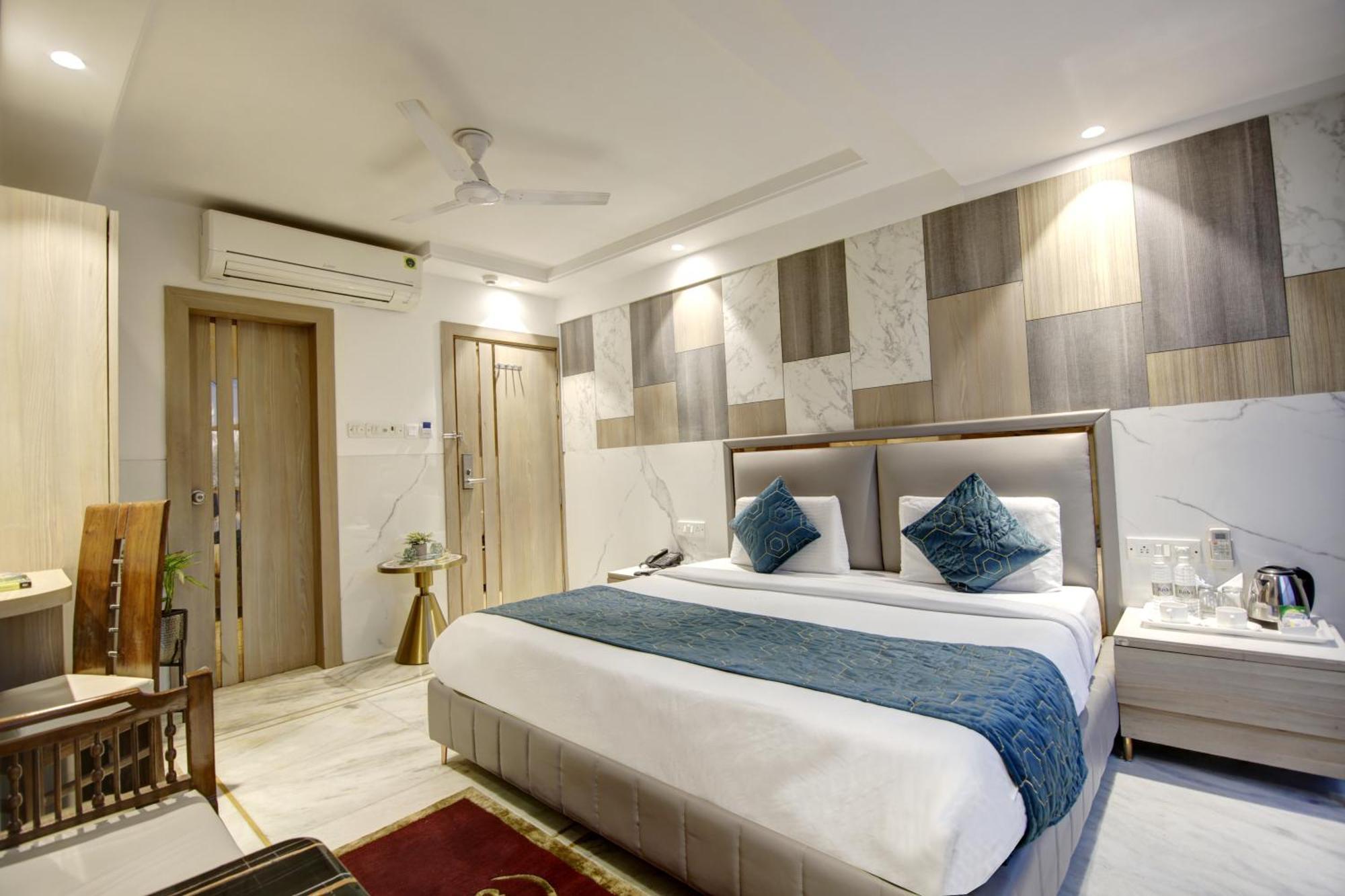 Hotel International Inn - Near Delhi Airport Нью-Дели Экстерьер фото