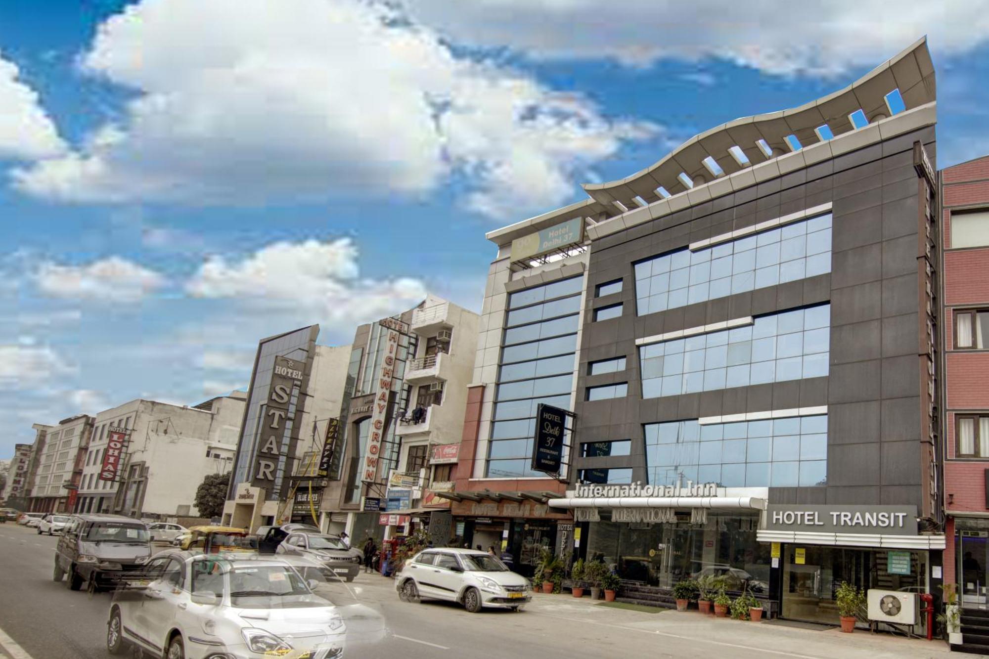 Hotel International Inn - Near Delhi Airport Нью-Дели Экстерьер фото