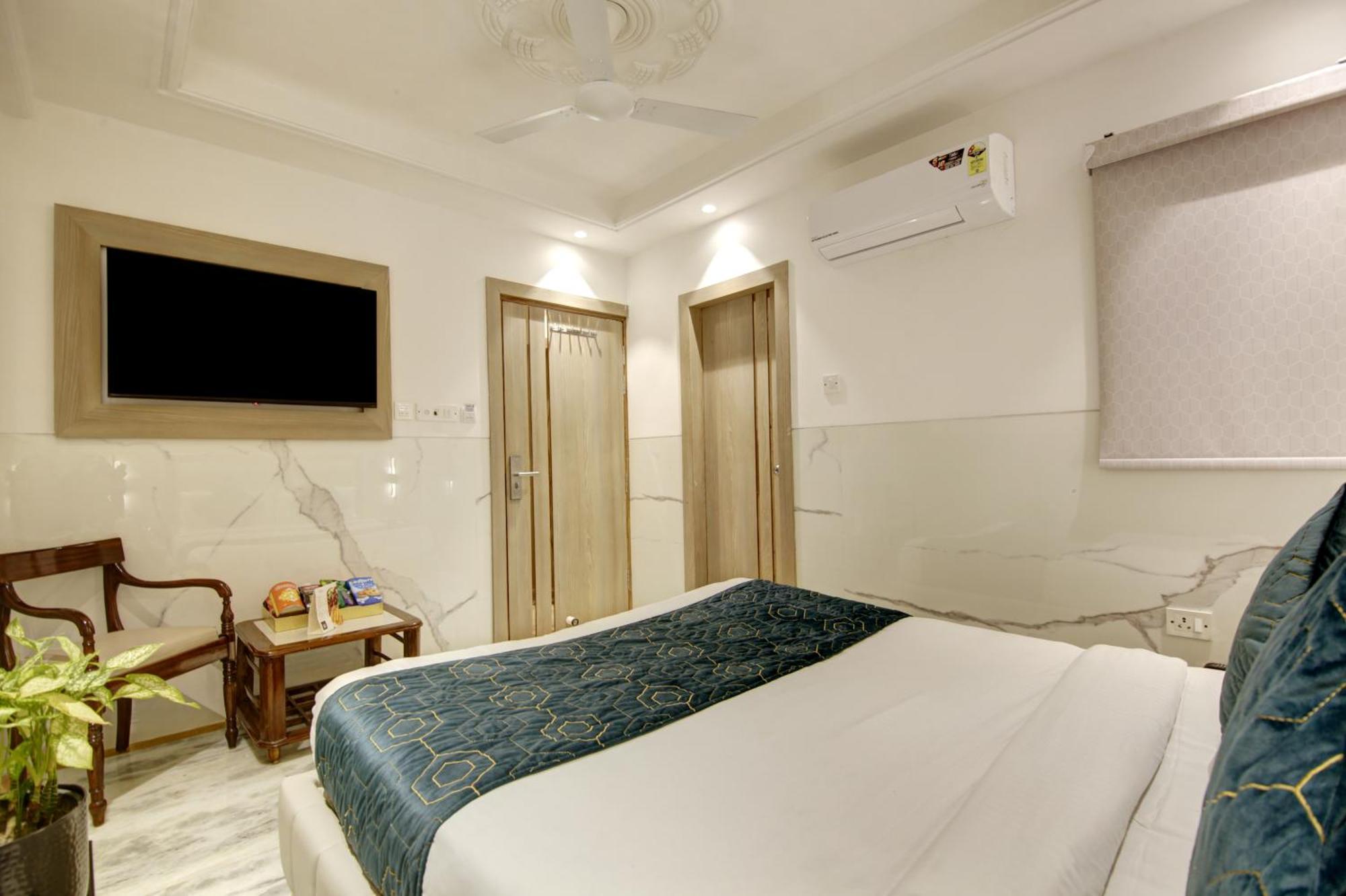Hotel International Inn - Near Delhi Airport Нью-Дели Экстерьер фото